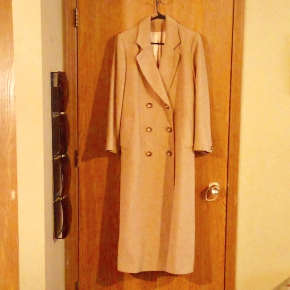 "Jacobson's" Long Tan (6 Brown Button) Trench 100 Ca… Gem
